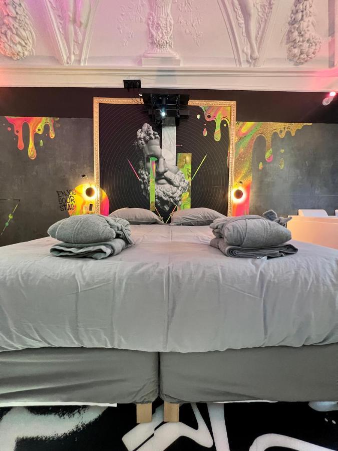 Capsule Art Deco: Luxe Entertainment Suite with Jacuzzi Valenciennes Exterior photo