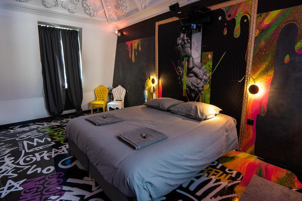 Capsule Art Deco: Luxe Entertainment Suite with Jacuzzi Valenciennes Exterior photo